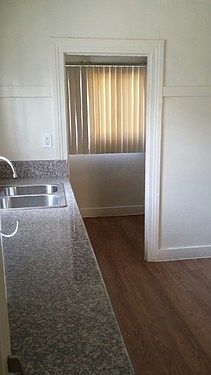 3rd image of 1017 N Mariposa Ave