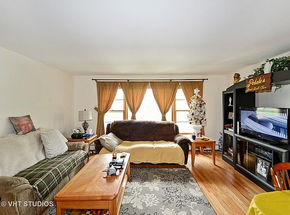 2nd image of 6141 W Montrose Ave