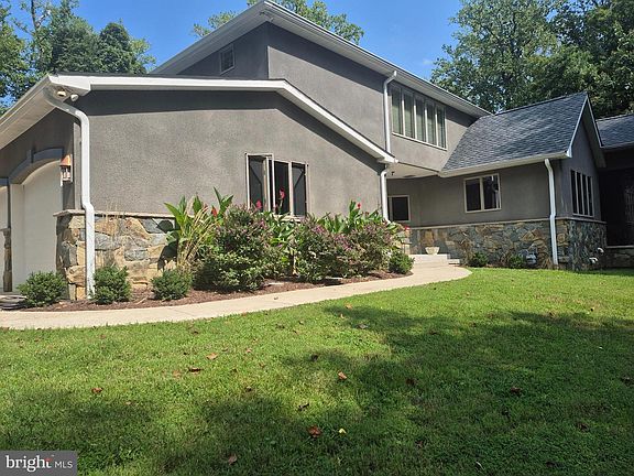 2nd image of 1603 Waters Ridge Ct