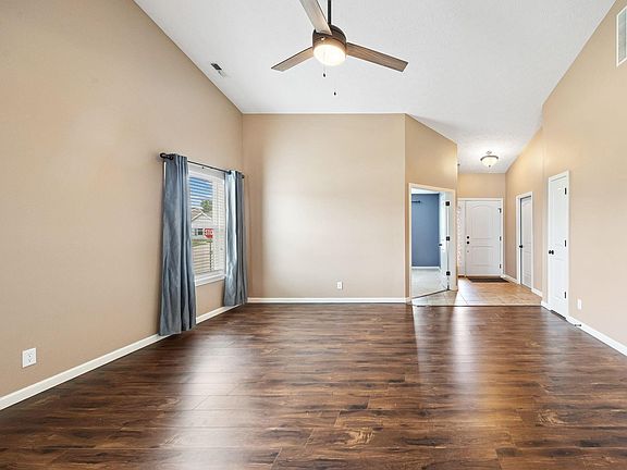 5th image of 3185 Fleming Dr