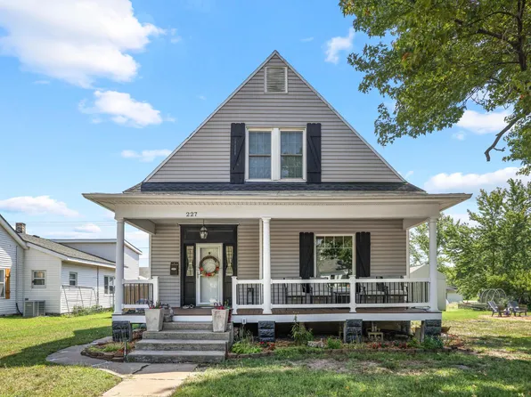 227 E Main Street, Carterville, MO 64835