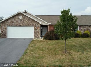 1165 Levi Ln, Chambersburg, PA 17201