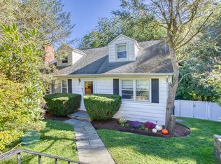 113 Pilgrim Dr, Greenwich, CT 06831