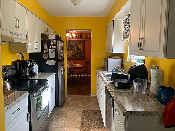 4th image of 2511 Lake Hill Dr