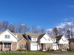 18 Dakota Dr, Dallas, PA 18612