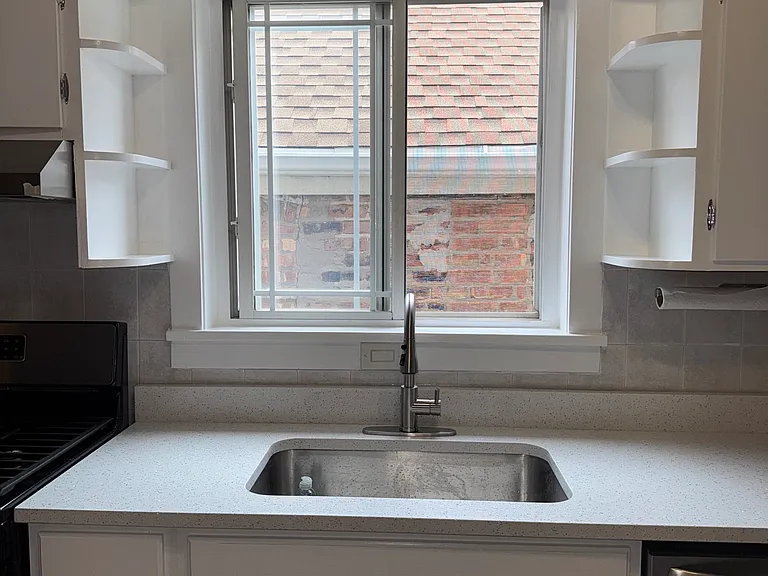 3308 S Hoyne Ave #2F — Photo 2