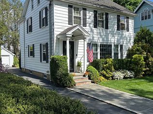 3 Washington Pl, Port Washington, NY 11050