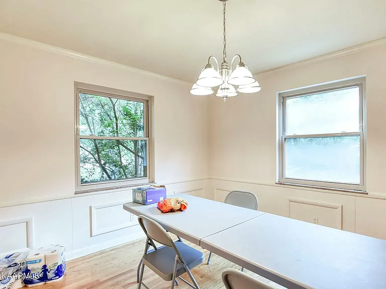 200 Suburban Rd — Photo 29