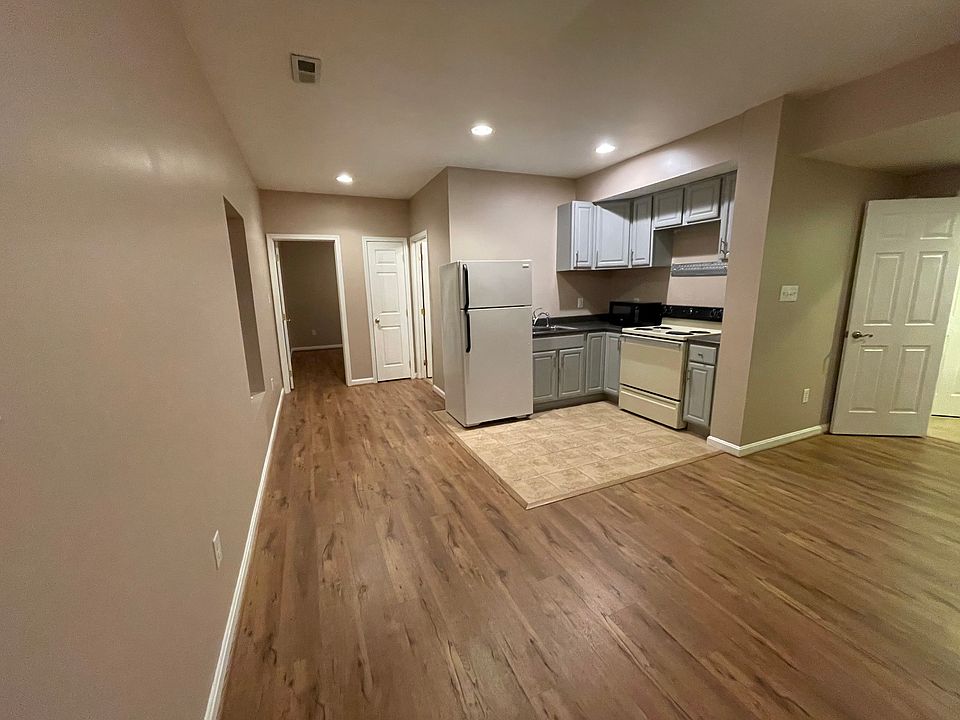 1st image of 23246 Daffodil Dr