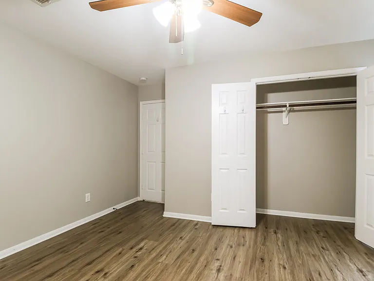 2815 Lexington Park Dr — Photo 13