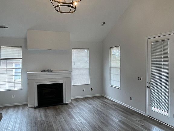 2nd image of 1520 Glenn Ave