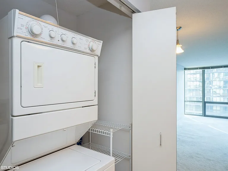 2 E Erie St #1804 — Photo 4