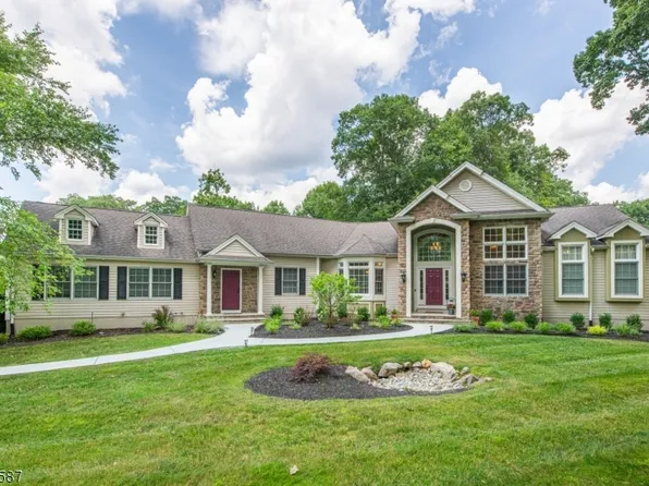 29 Kern Dr, Mount Olive Twp., NJ 07836