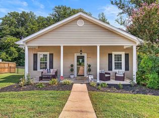 207 Woodside Cir, Simpsonville, SC 29681