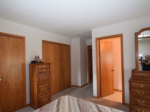5th image of 261 Towers Blvd