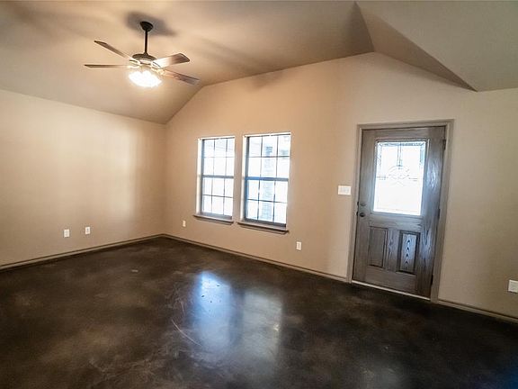 4th image of 663 W Tarleton St Unit 203
