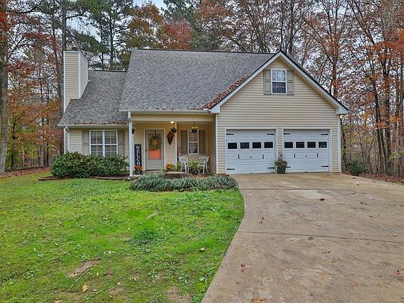 3rd image of 174 Holts Ct