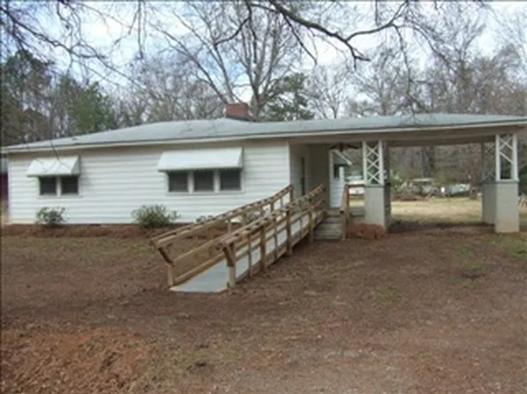 214 Utopia Acres Dr, Greenwood, SC 29646