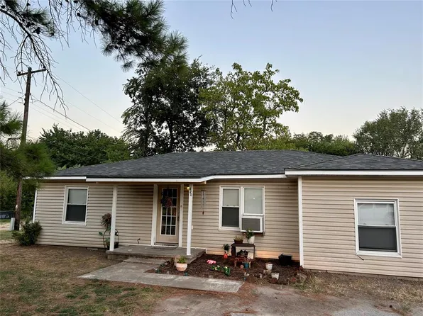 421 Pine St, Stratford, OK 74872