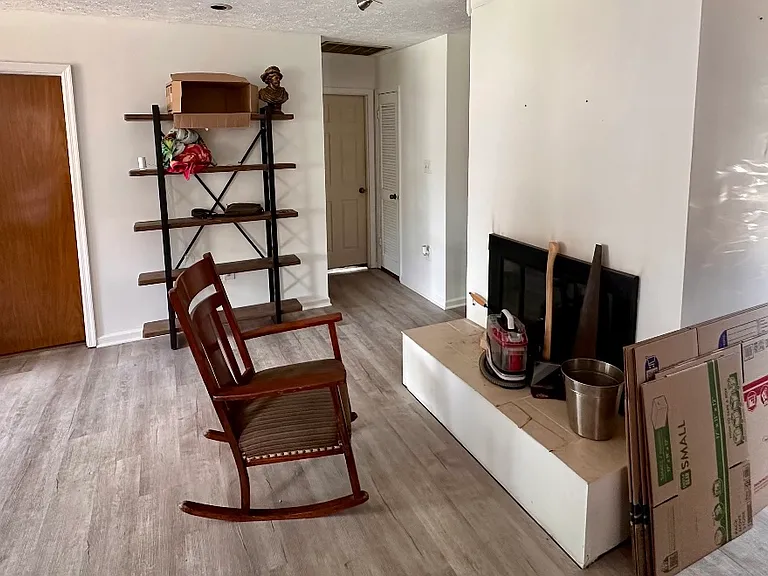 407 Cardinal Dr — Photo 5