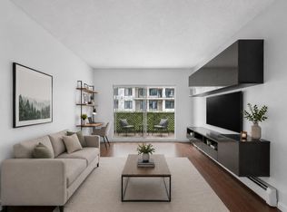 827 W 16th St #304, North Vancouver, BC V7P1R2