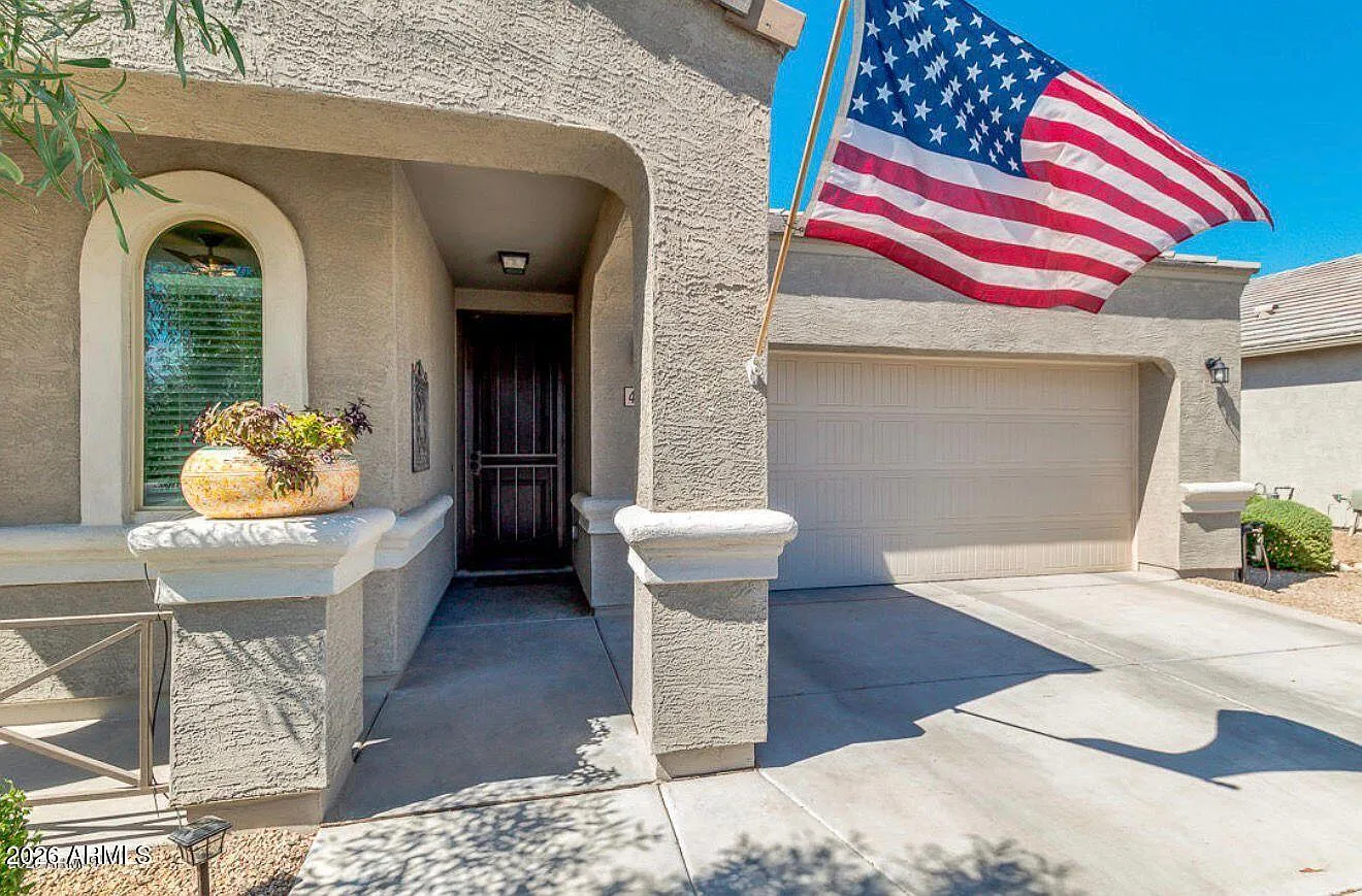 3 bed, 2.0 bath, 1581 sqft, $1,950 — Photo 2