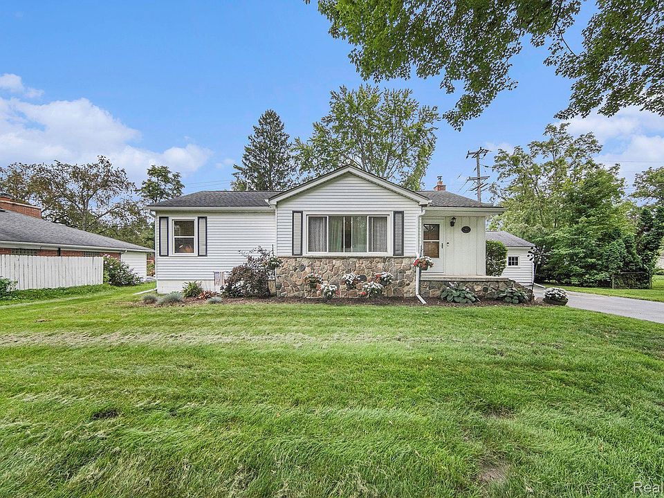 1st image of 160 Woodland Dr