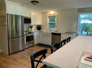 35 Azalea Rd, Narragansett, RI 02882