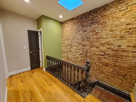 Rented by Friedman Mayer, LREB | media 3