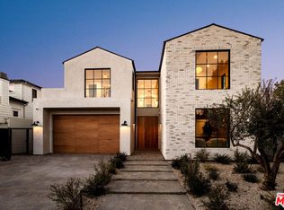 11621 Hesby St, Valley Village, CA 91601