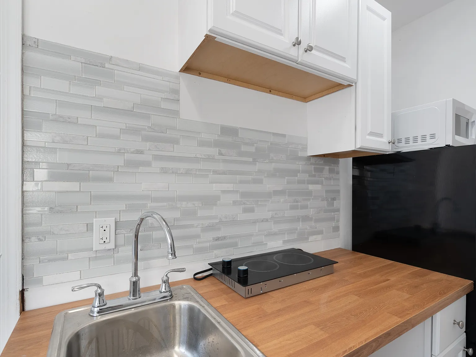 2 bed, $1,925 — Photo 2