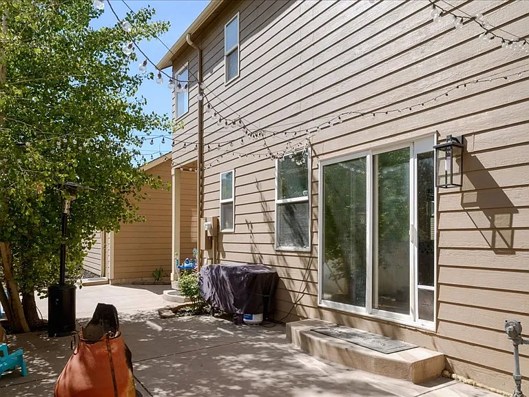 2475 Saint Paul Dr — Photo 36