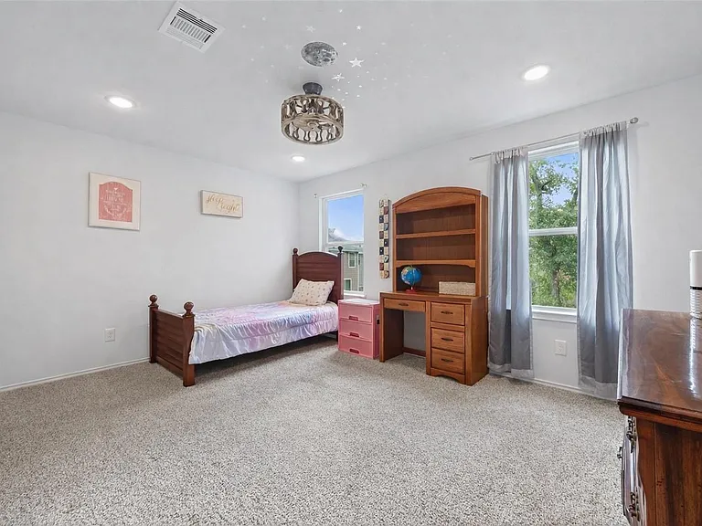 804 Pearl River Dr — Photo 32
