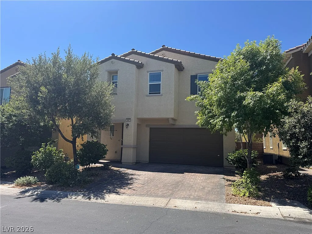 3 bed, 2.5 bath, 2263 sqft, $2,350 — Photo 1