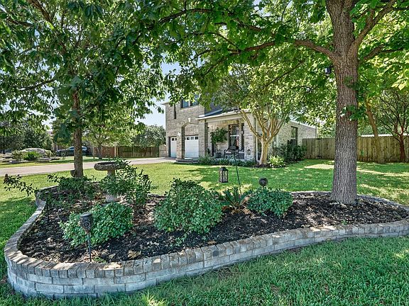 3rd image of 213 Silver Lace Ln