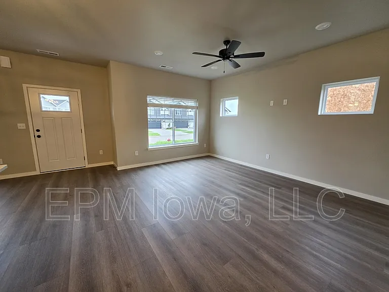 2309 Water Tower Pl — Photo 5