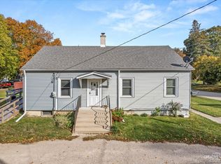 2 N Van Buren St, Newark, IL 60541