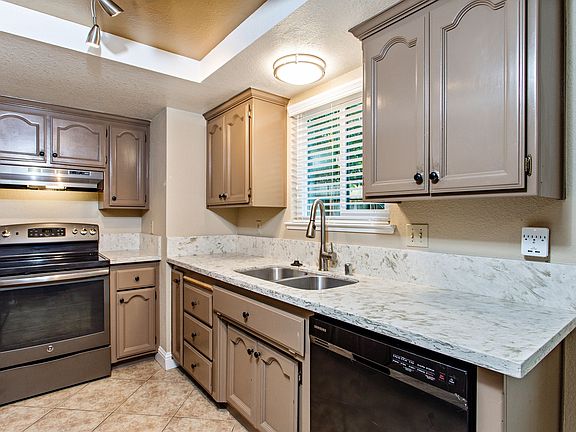 5th image of 3085 Garden Cir APT 1