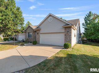 2156 Norman Ct S, Bettendorf, IA 52722