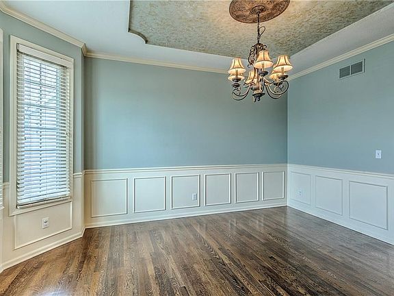 4th image of 229 NE Misty Meadow Dr