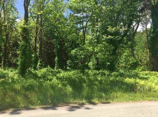 2 Sanford Ln, Queensbury, NY 12804