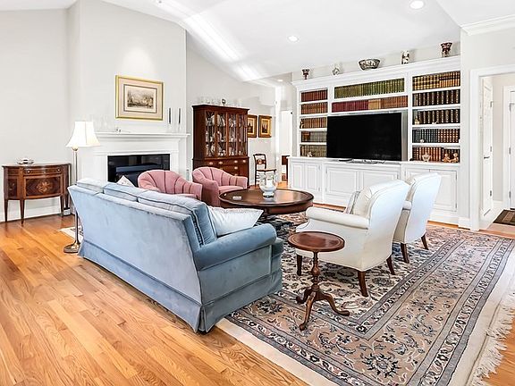 4th image of 41 Bluegrass Dr #41