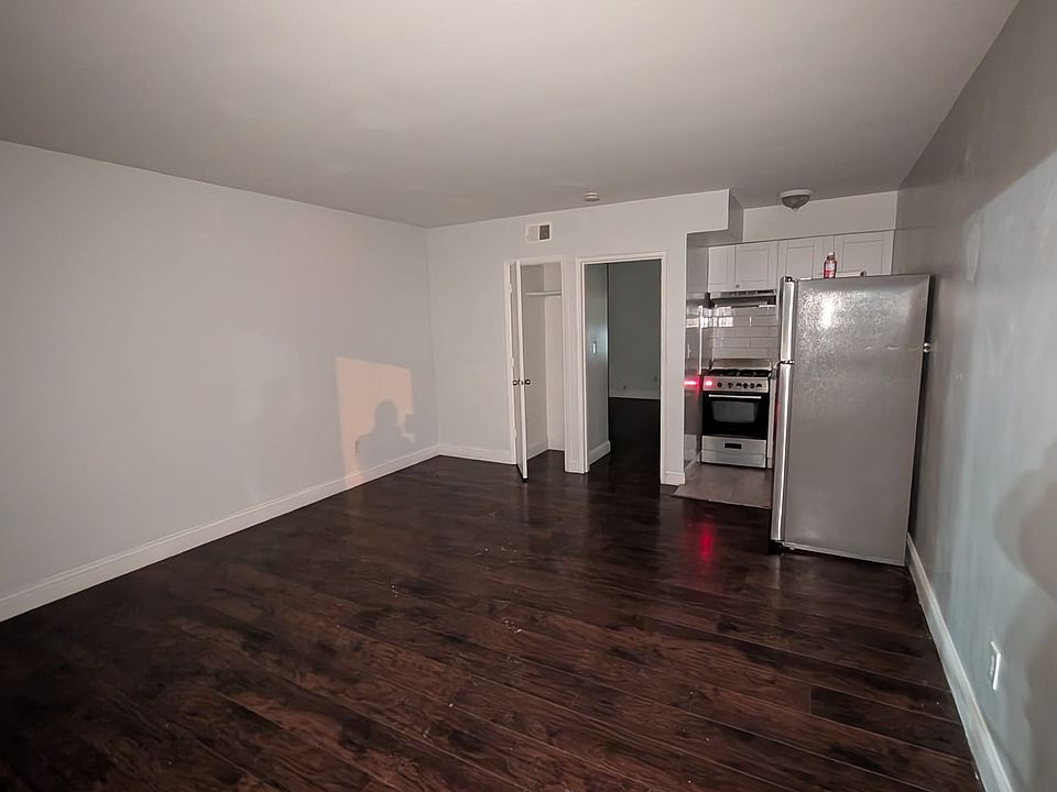 2nd image of 140 N Walnut St #2