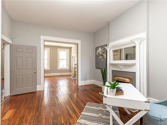 5th image of 2721 W Grace St