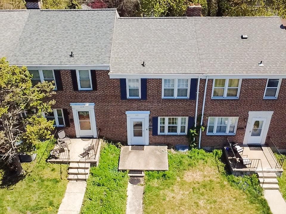 1st image of 221 Medwick Garth E