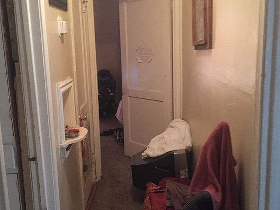 4th image of 218 W Longview St