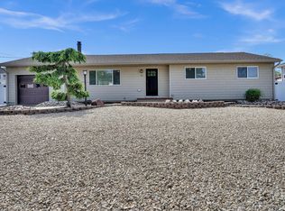 42 Lagoon Dr E, Toms River, NJ 08753