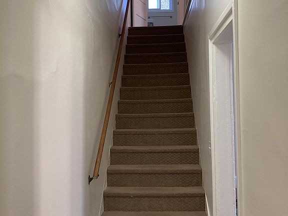 4th image of 409-411 8th St NW #409