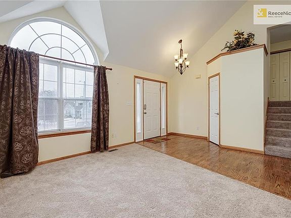 5th image of 1004 NE Scenic Ct