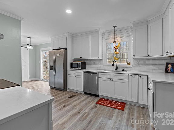 3rd image of 5603 Arrowood Dr